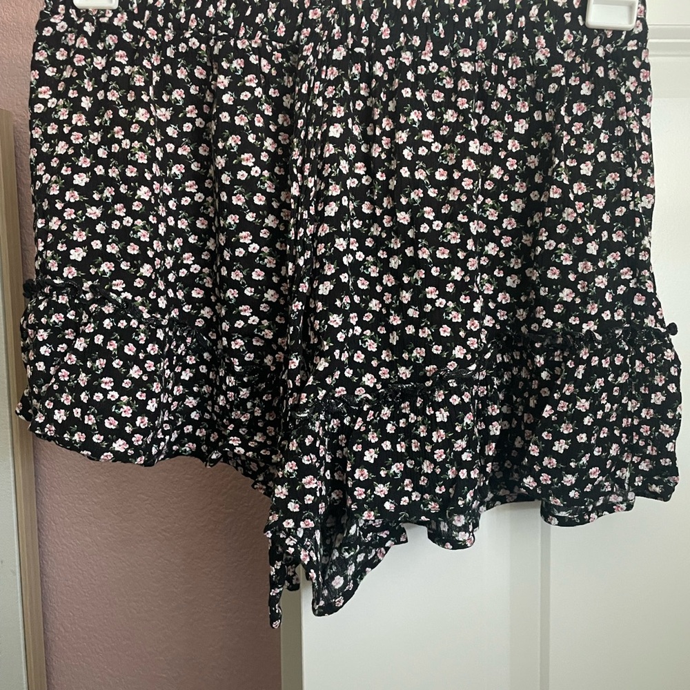 Floral Black and Pink Women's Shorts